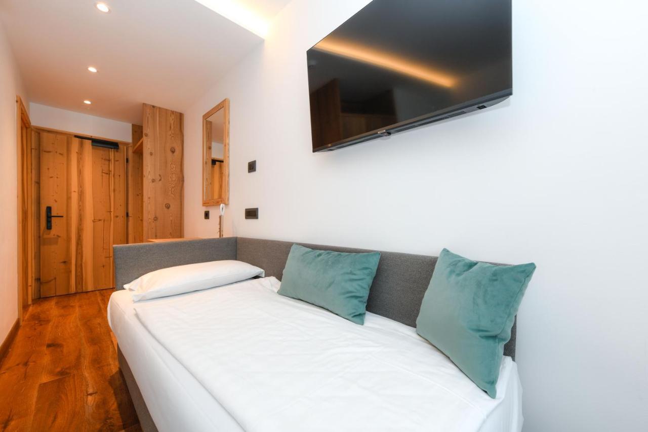 Bepy Hotel Garni Giustino Екстериор снимка