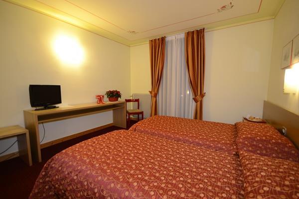 Bepy Hotel Garni Giustino Екстериор снимка