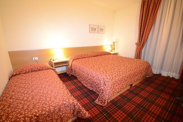 Bepy Hotel Garni Giustino Екстериор снимка