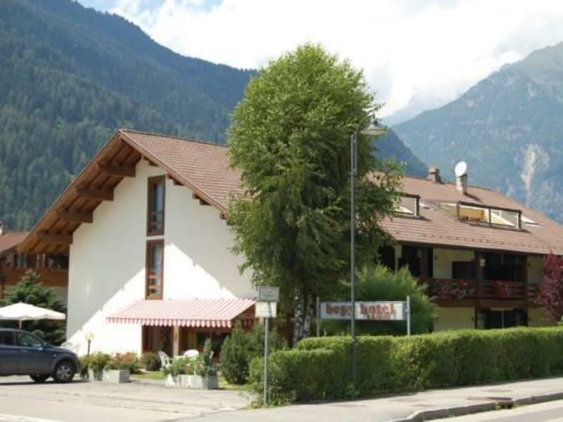 Bepy Hotel Garni Giustino Екстериор снимка