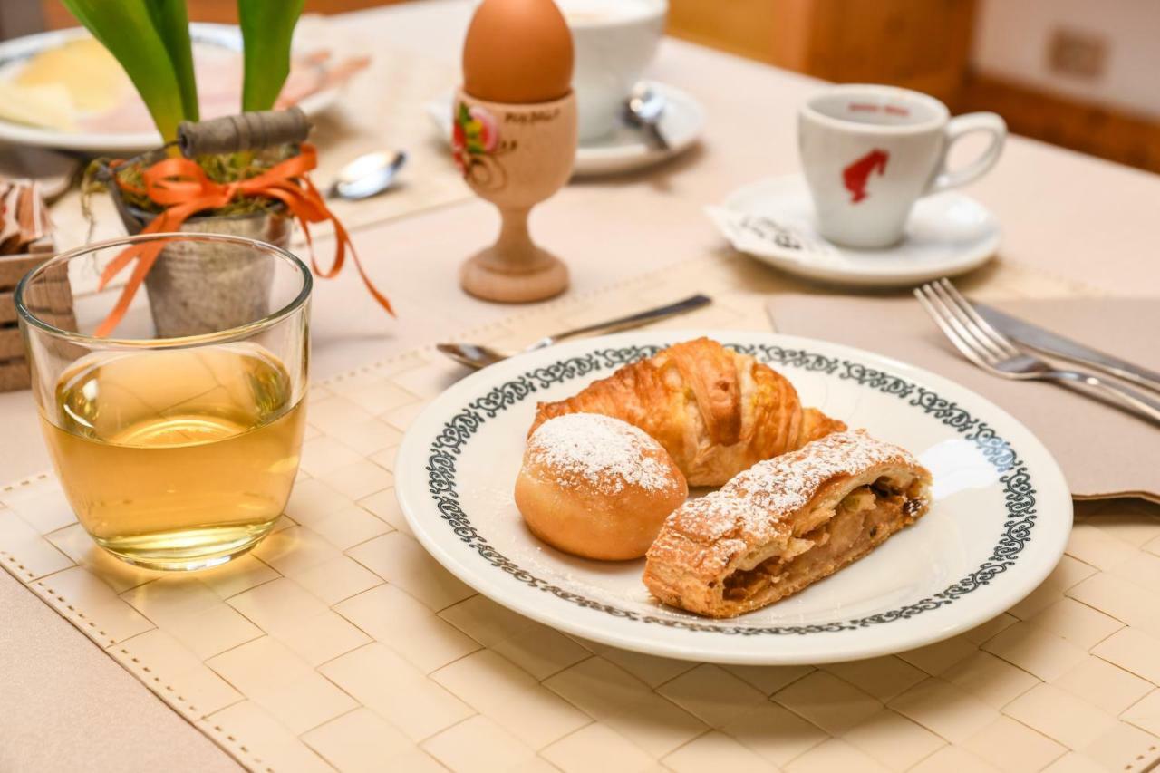 Bepy Hotel Garni Giustino Екстериор снимка