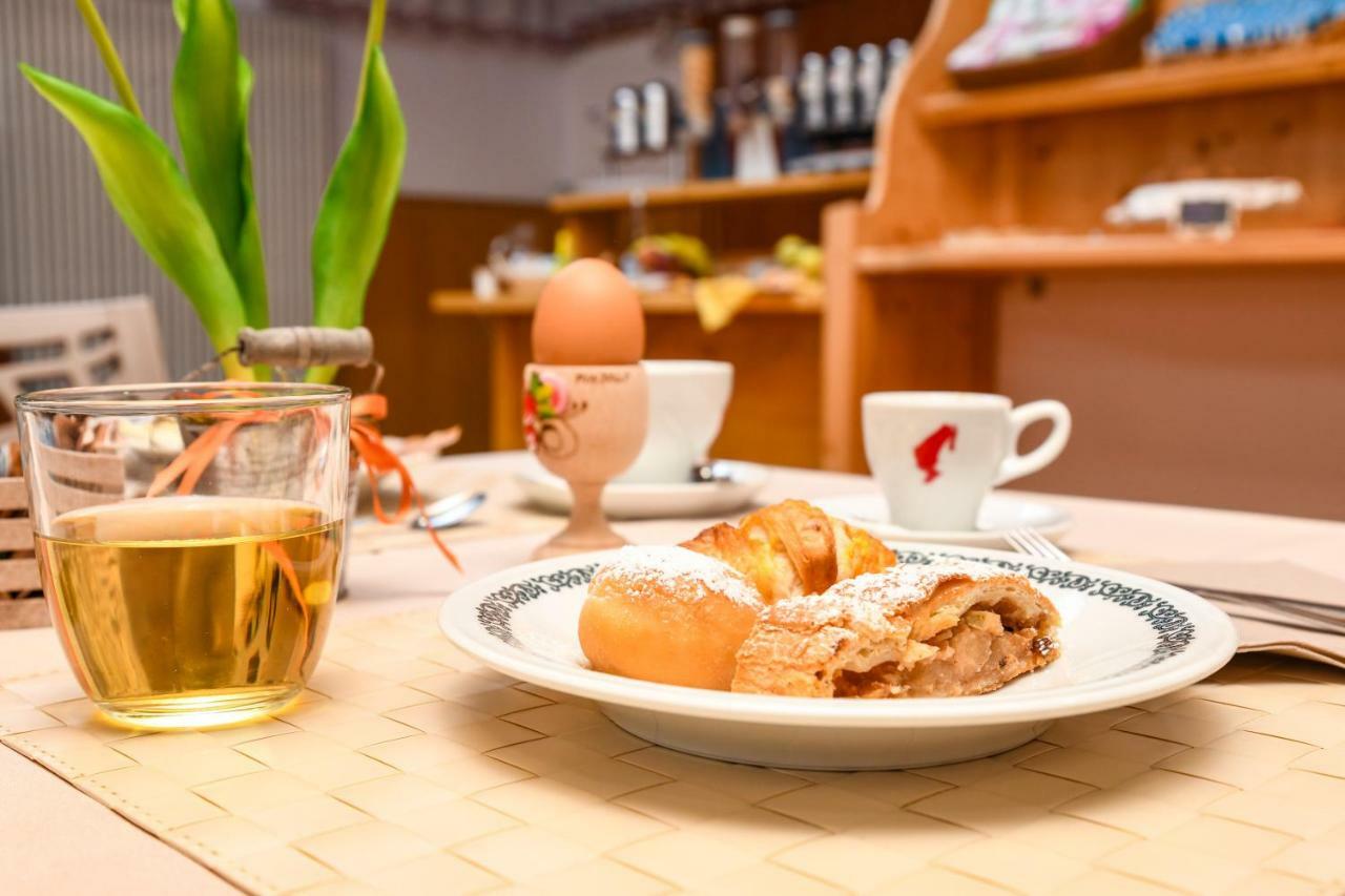 Bepy Hotel Garni Giustino Екстериор снимка